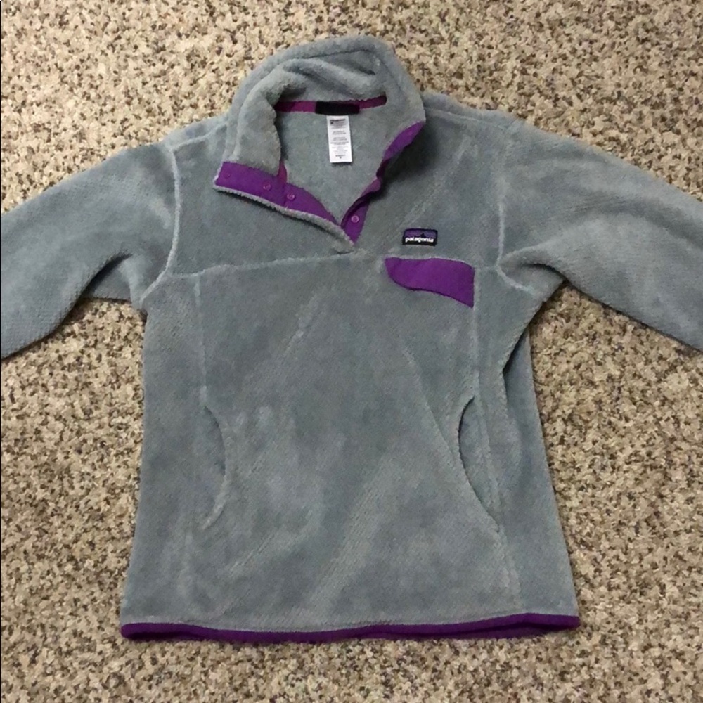 Patagonia Women’s quarter button up sweater